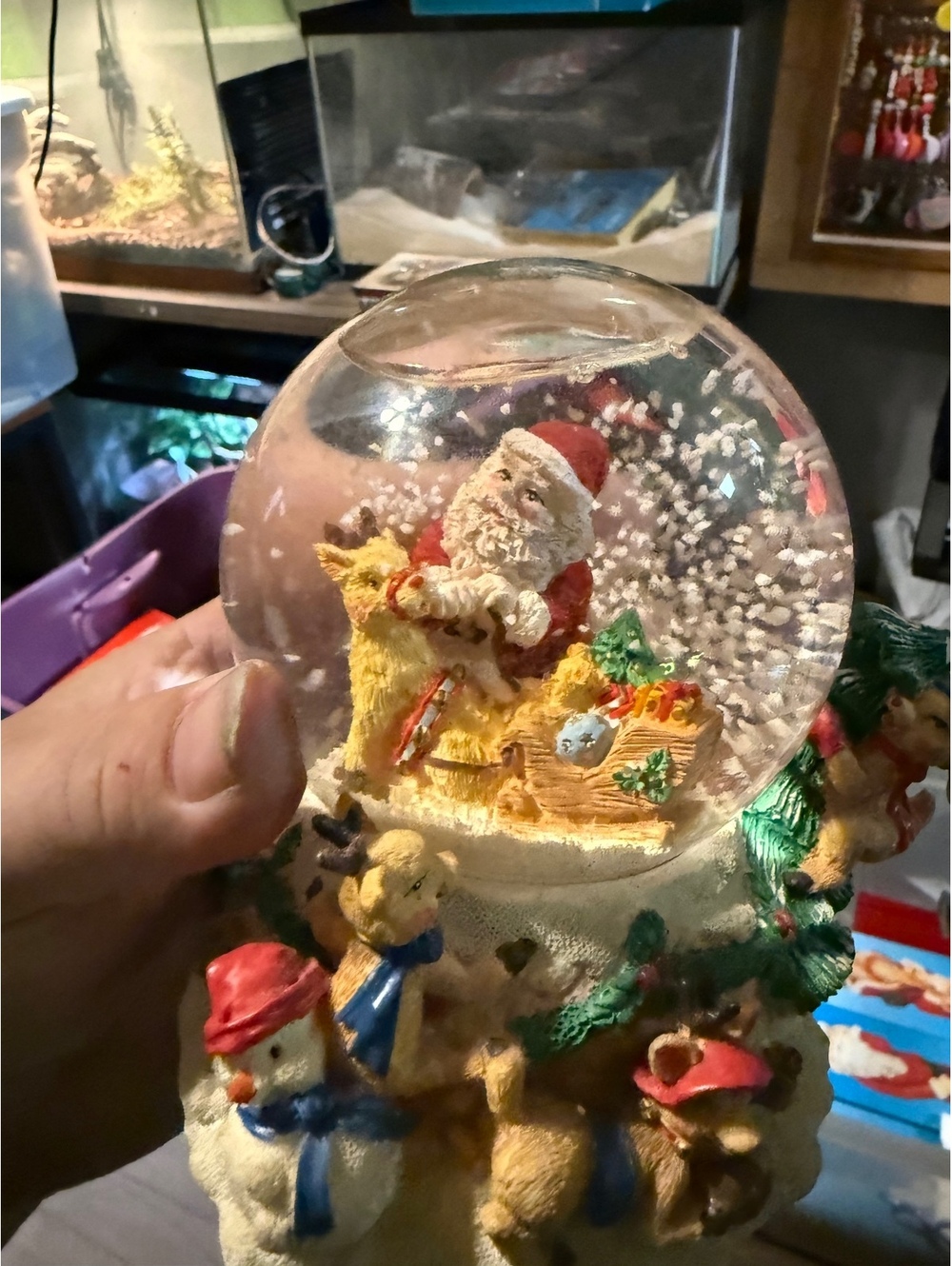 Boscovs Santa Claus Snow Globe with Reindeer and Snowmen